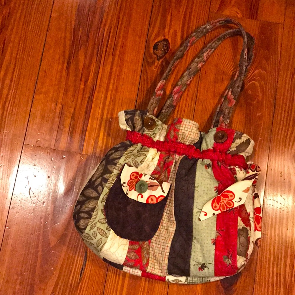 💕 Beautiful Handmade Quilt Bag. Cream and Burgundy.